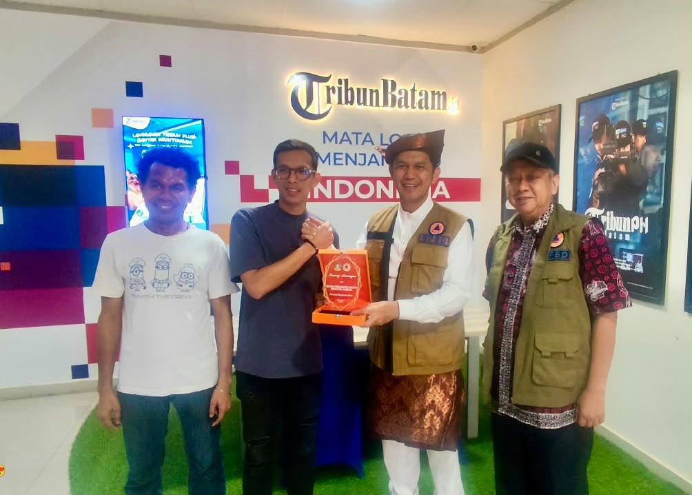 KALAKSA BPBD KEPRI KUNJUNGI TRIBUN BATAM, PERKUAT KOLABORASI EDUKASI DAN INFORMASI KEBENCANAAN