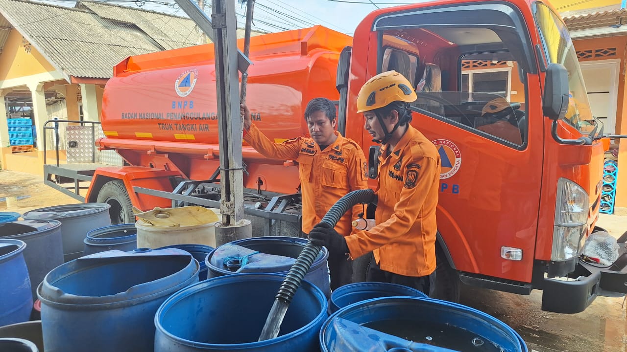BPBD Provinsi Kepri Terus Salurkan Bantuan Air Bersih bagi Masyarakat Terdampak Kekeringan di Tanjungpinang